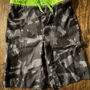 Boys Wave Zone Black & Neon Green Swim Trunks, XL 16/18